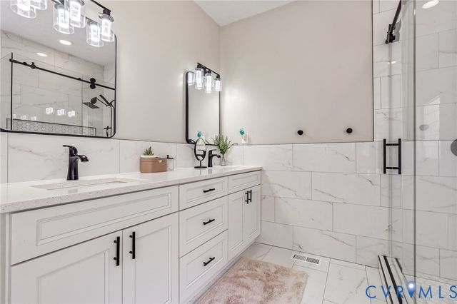 518 Greymont Ln, Chester, VA 23836