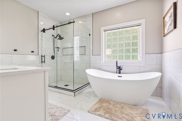 518 Greymont Ln, Chester, VA 23836