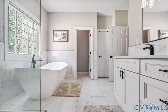 518 Greymont Ln, Chester, VA 23836