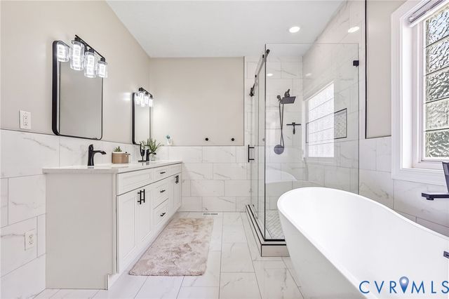 518 Greymont Ln, Chester, VA 23836