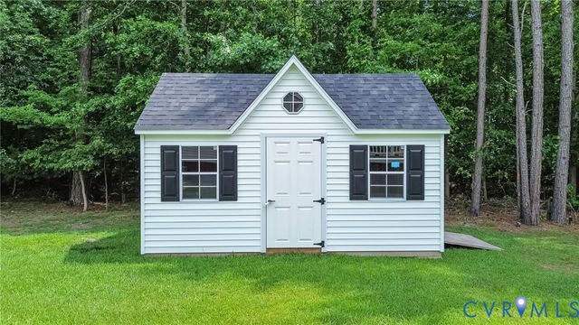 518 Greymont Ln, Chester, VA 23836