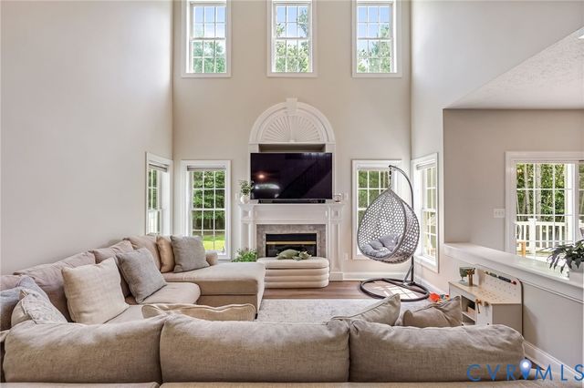518 Greymont Ln, Chester, VA 23836