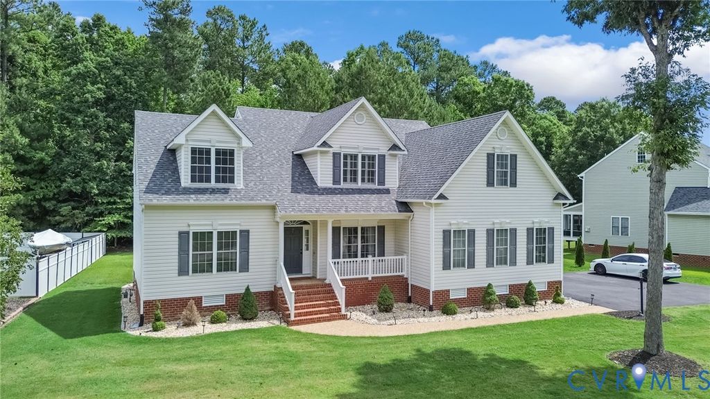 518 Greymont Ln, Chester, VA 23836