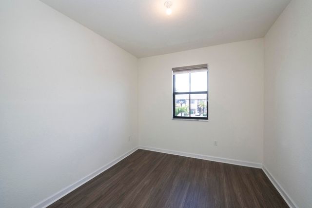 6574 S Anise Court, Davie, FL 33314