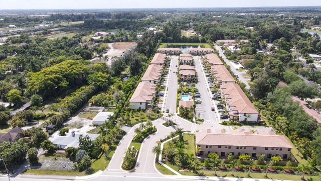 6574 S Anise Court, Davie, FL 33314