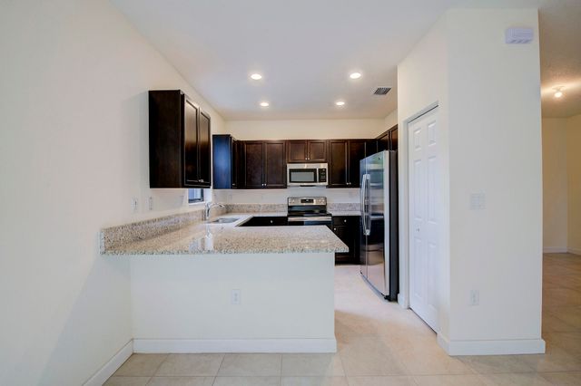 6574 S Anise Court, Davie, FL 33314