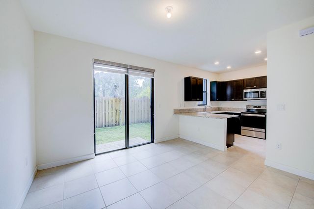 6574 S Anise Court, Davie, FL 33314