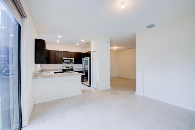 6574 S Anise Court, Davie, FL 33314