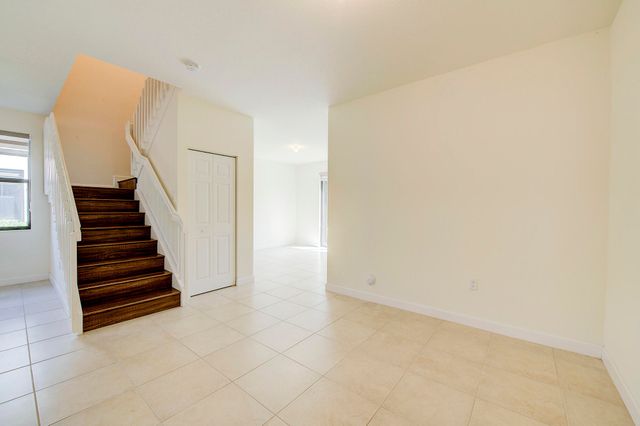 6574 S Anise Court, Davie, FL 33314