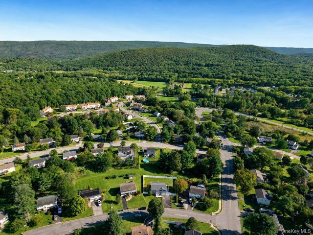 4 Liberty Court, Washingtonville, NY 10992