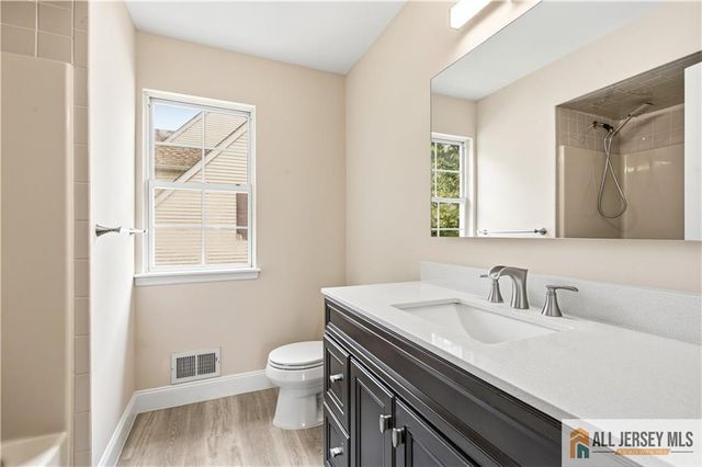55 Parsler Place, Fords, NJ 08863