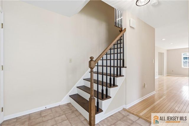 55 Parsler Place, Fords, NJ 08863