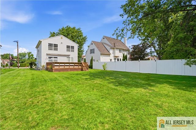 55 Parsler Place, Fords, NJ 08863