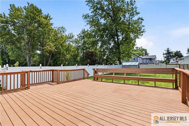 55 Parsler Place, Fords, NJ 08863