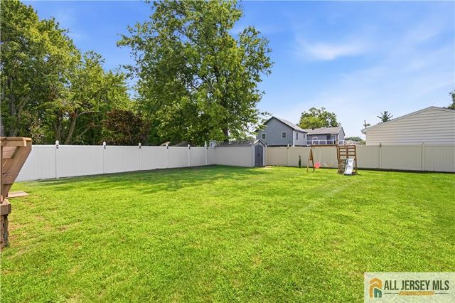 55 Parsler Place, Fords, NJ 08863