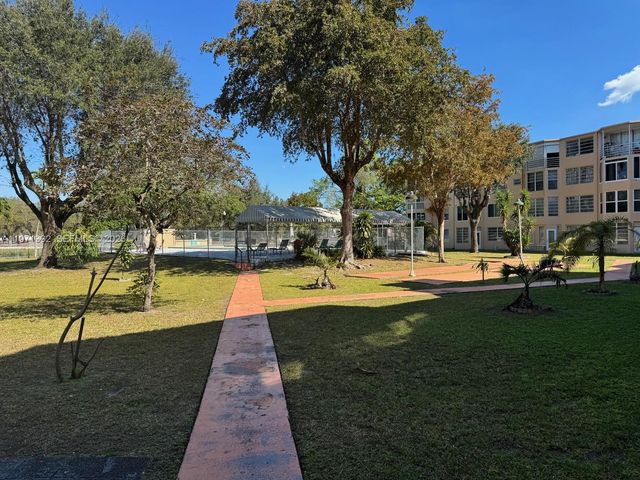 1301 NE 191st Street F405, Miami, FL 33179