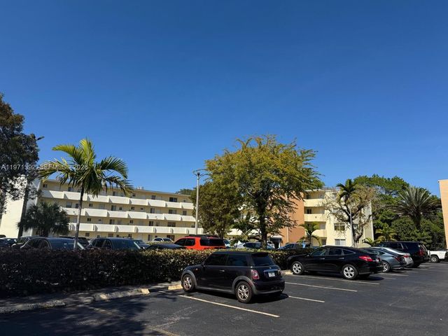 1301 NE 191st Street F405, Miami, FL 33179
