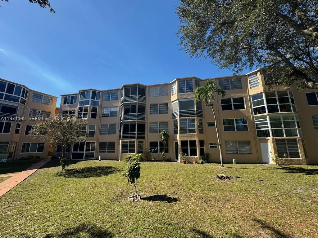 1301 NE 191st Street F405, Miami, FL 33179