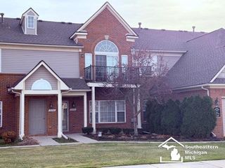 20004 Hidden Oaks Drive, Trenton, MI 48183