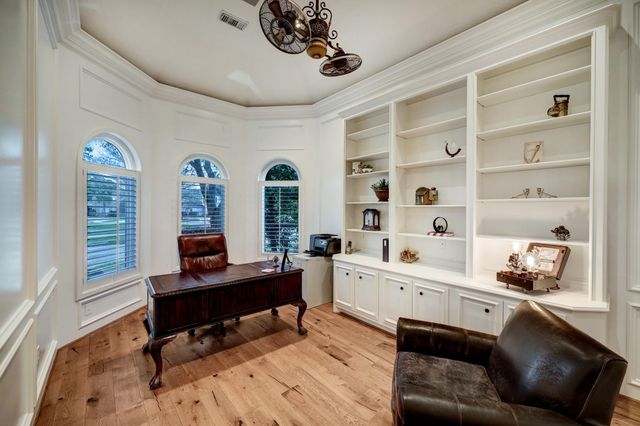 1631 Lakeshore Way, Houston, TX 77077