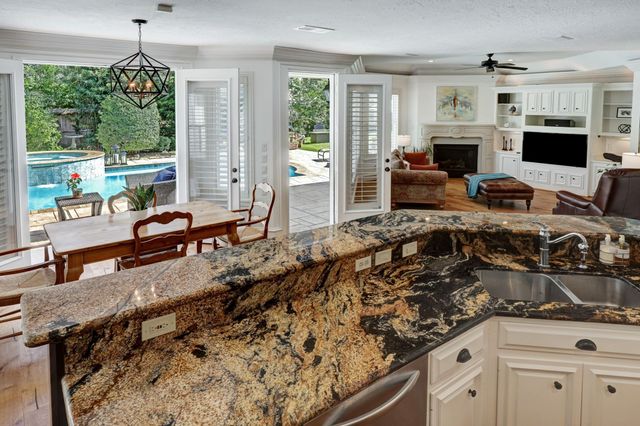1631 Lakeshore Way, Houston, TX 77077