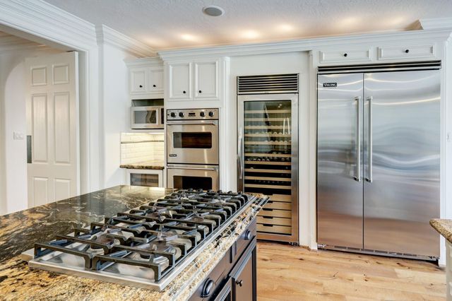 1631 Lakeshore Way, Houston, TX 77077