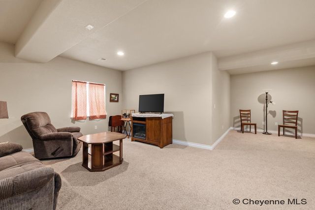6808 BRAVE CT, Cheyenne, WY 82009