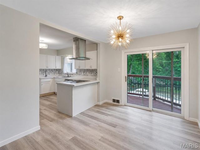 14 Shireford Lane, Ferguson, MO 63135