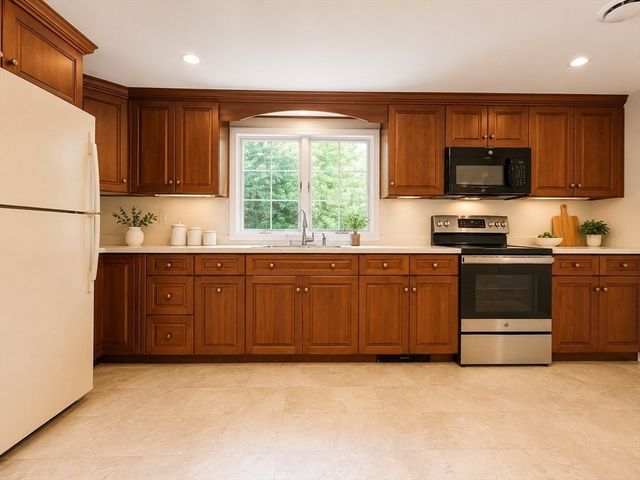 84 Hinckley Cir, Barnstable, MA 02655