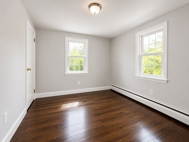 84 Hinckley Cir, Barnstable, MA 02655