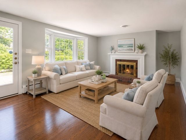 84 Hinckley Cir, Barnstable, MA 02655