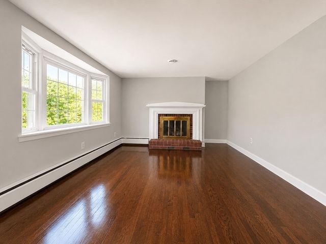 84 Hinckley Cir, Barnstable, MA 02655