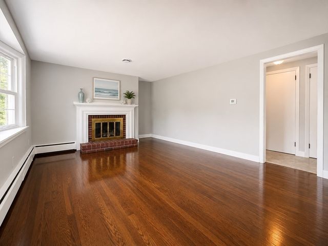 84 Hinckley Cir, Barnstable, MA 02655