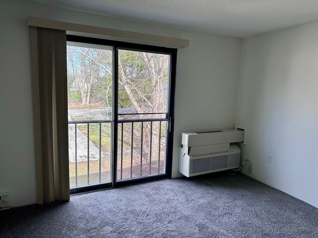 5 Village Rock Ln 24, Natick, MA 01760