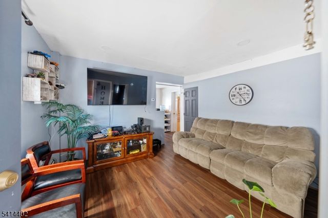 54 Florida St, Elizabeth City, NJ 07206