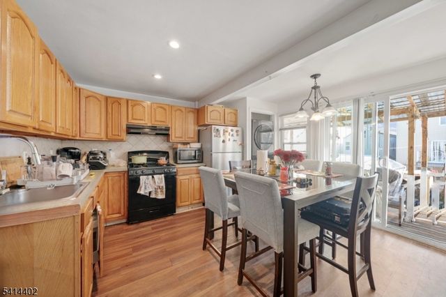 54 Florida St, Elizabeth City, NJ 07206