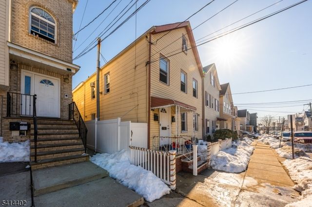 54 Florida St, Elizabeth City, NJ 07206