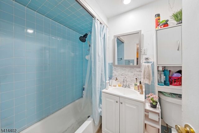 54 Florida St, Elizabeth City, NJ 07206