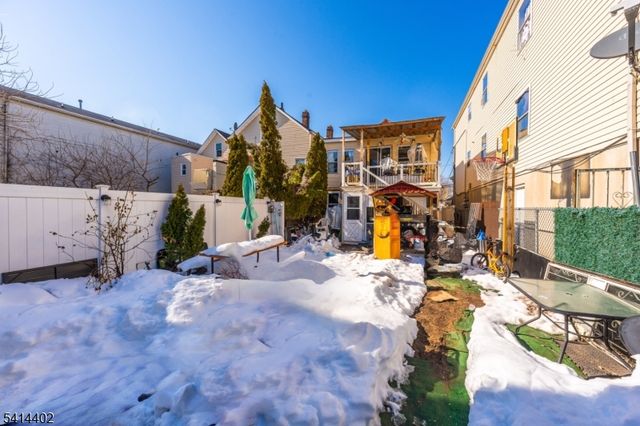 54 Florida St, Elizabeth City, NJ 07206