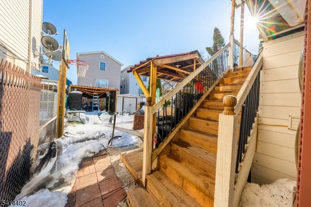 54 Florida St, Elizabeth City, NJ 07206