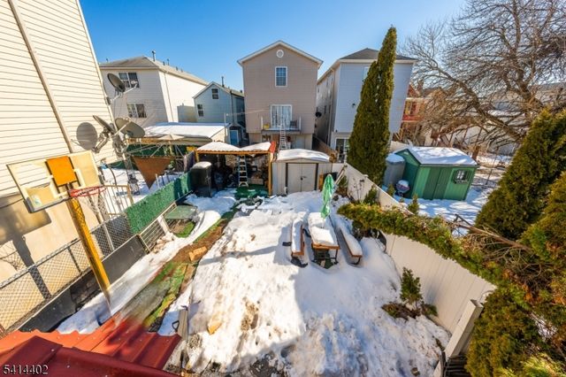 54 Florida St, Elizabeth City, NJ 07206