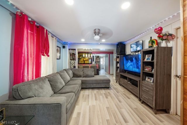 54 Florida St, Elizabeth City, NJ 07206