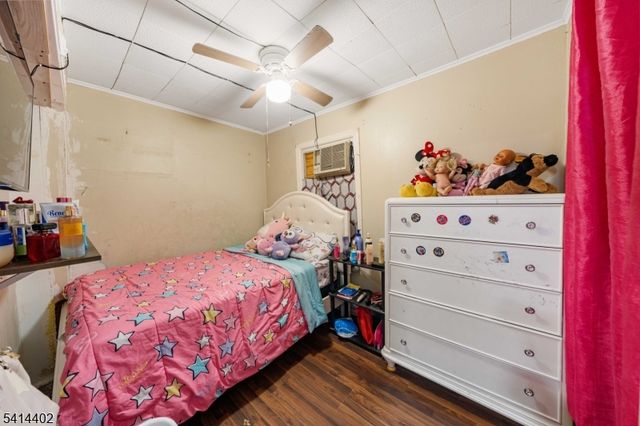 54 Florida St, Elizabeth City, NJ 07206