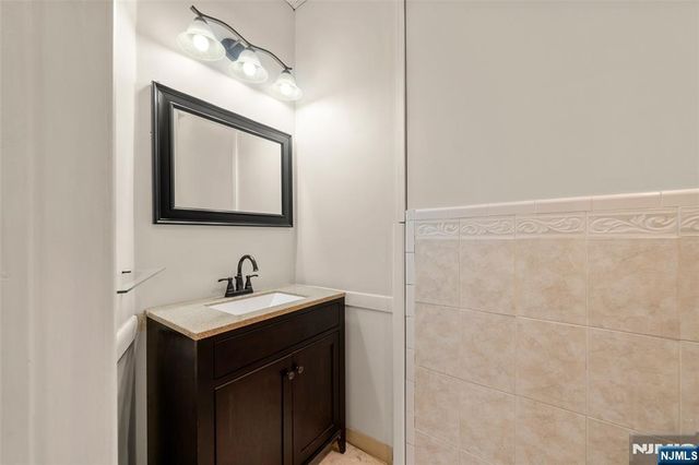 2083 Center Avenue 3A, Fort Lee, NJ 07024