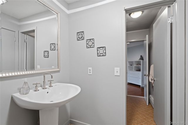 13 Zeck Court, Suffern, NY 10901