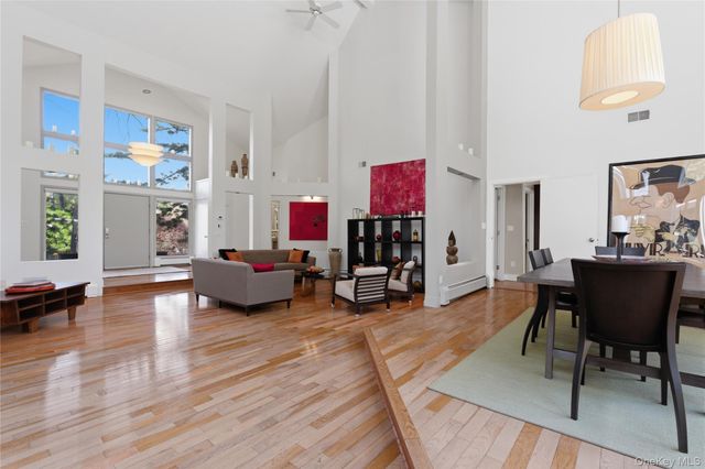 13 Zeck Court, Suffern, NY 10901