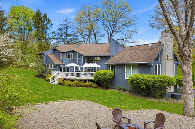 13 Zeck Court, Suffern, NY 10901