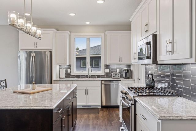 5174 Sundial Lane, Woodbury, MN 55129