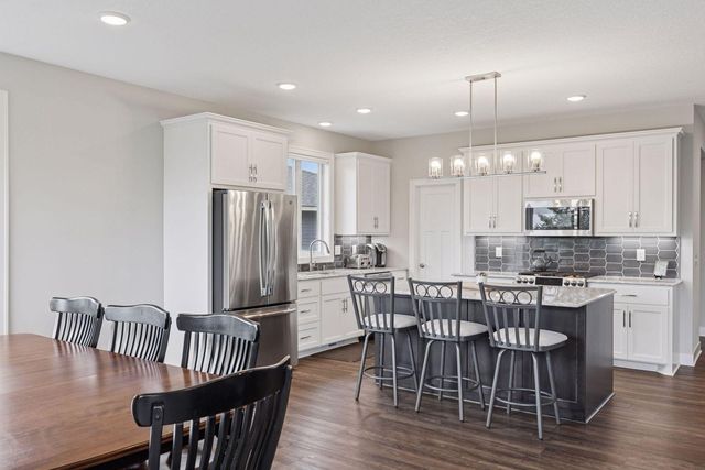 5174 Sundial Lane, Woodbury, MN 55129