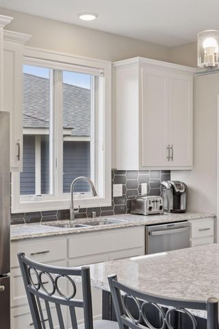 5174 Sundial Lane, Woodbury, MN 55129